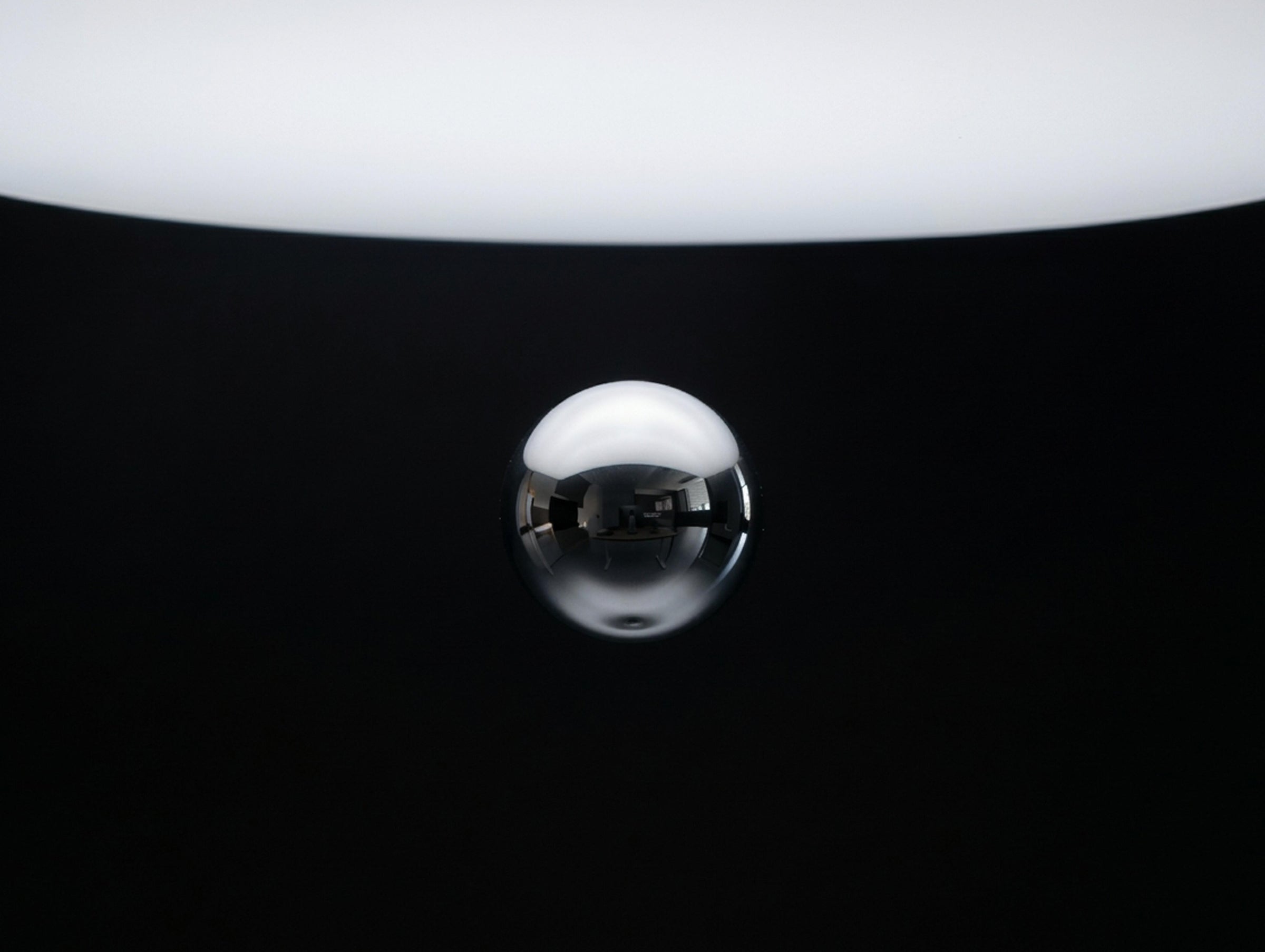 AndroidGuys – Sci-Fi Clock with Levitation Tech